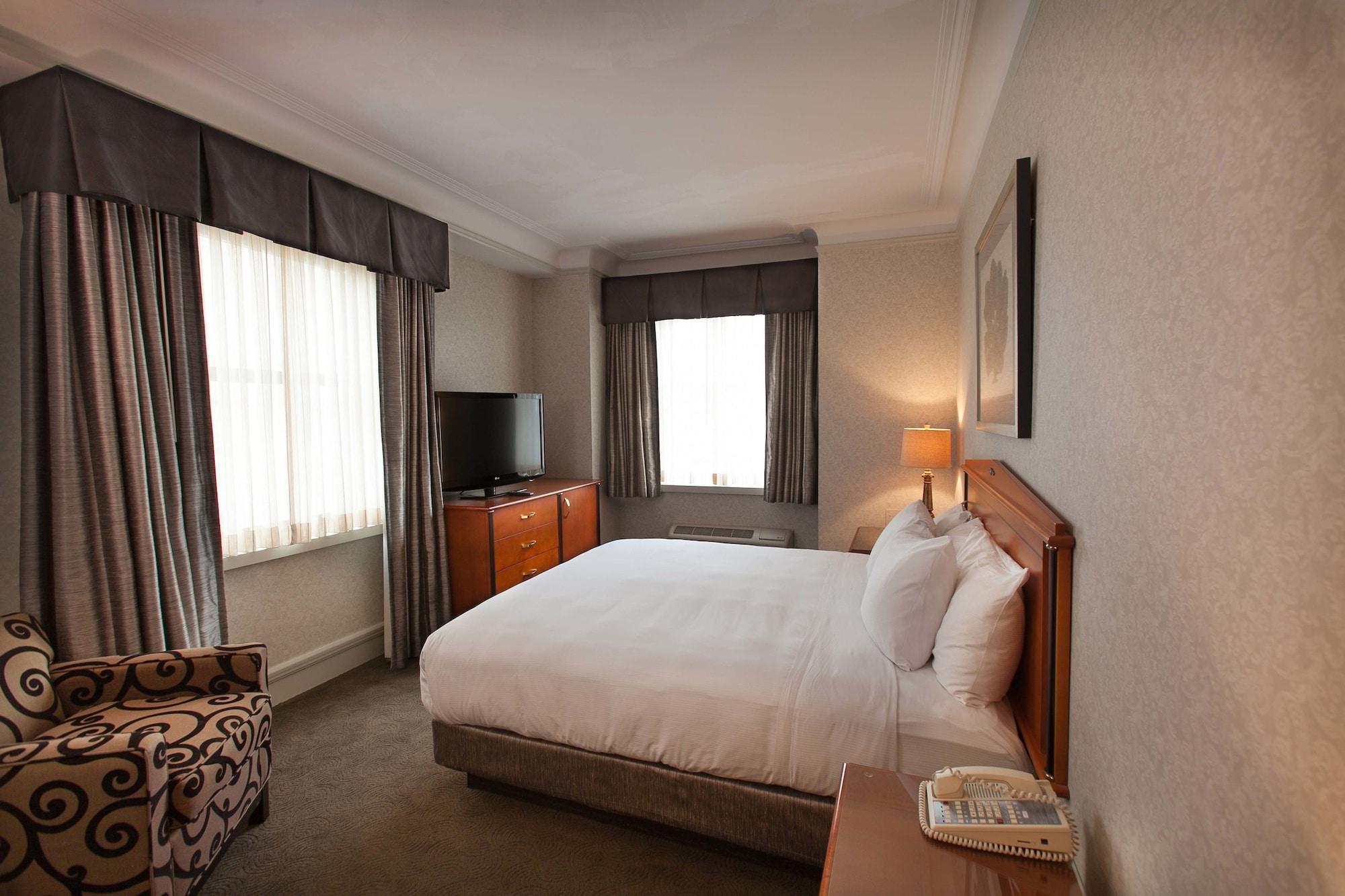 Hilton Netherland Plaza Hotel