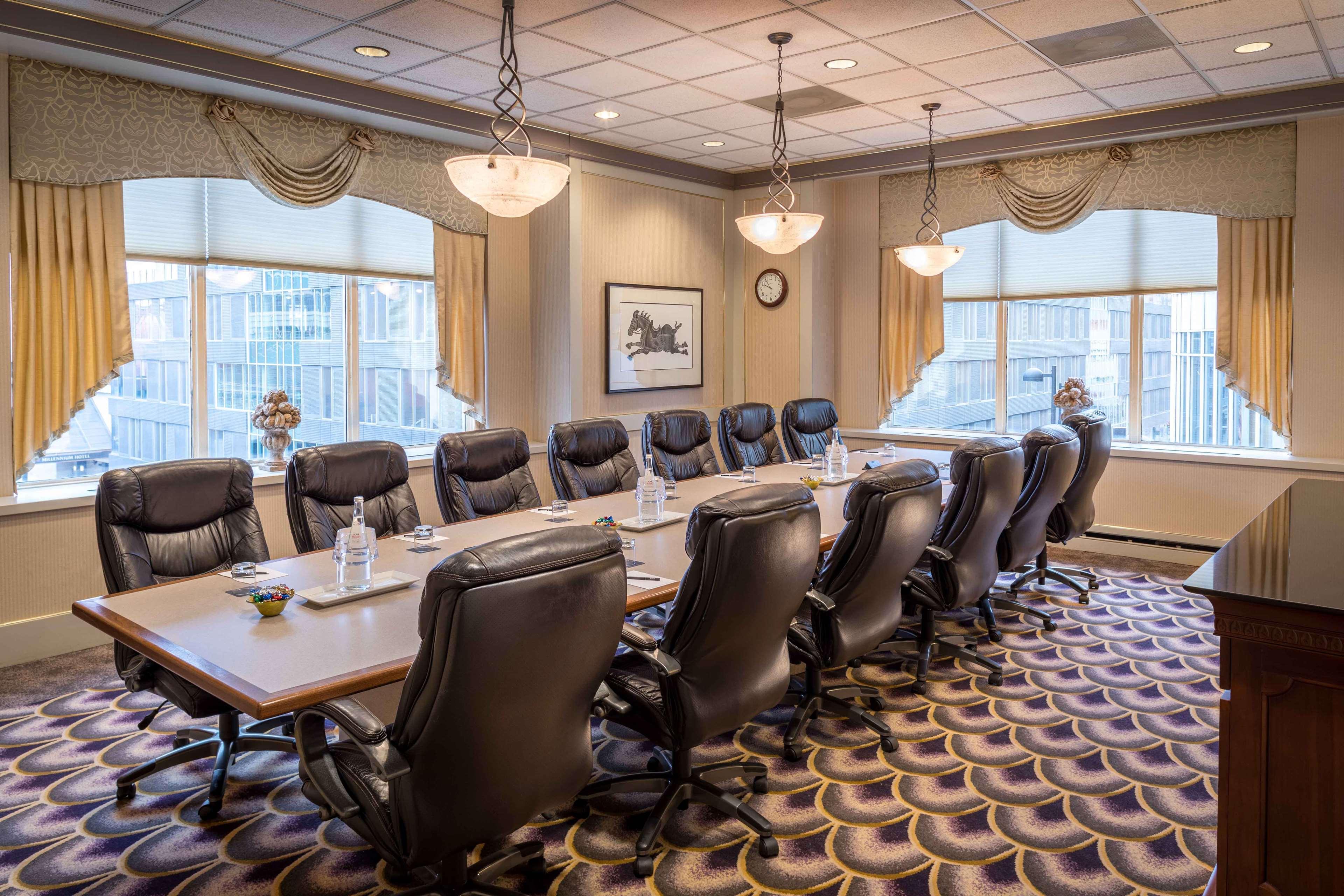 Hilton Netherland Plaza Hotel