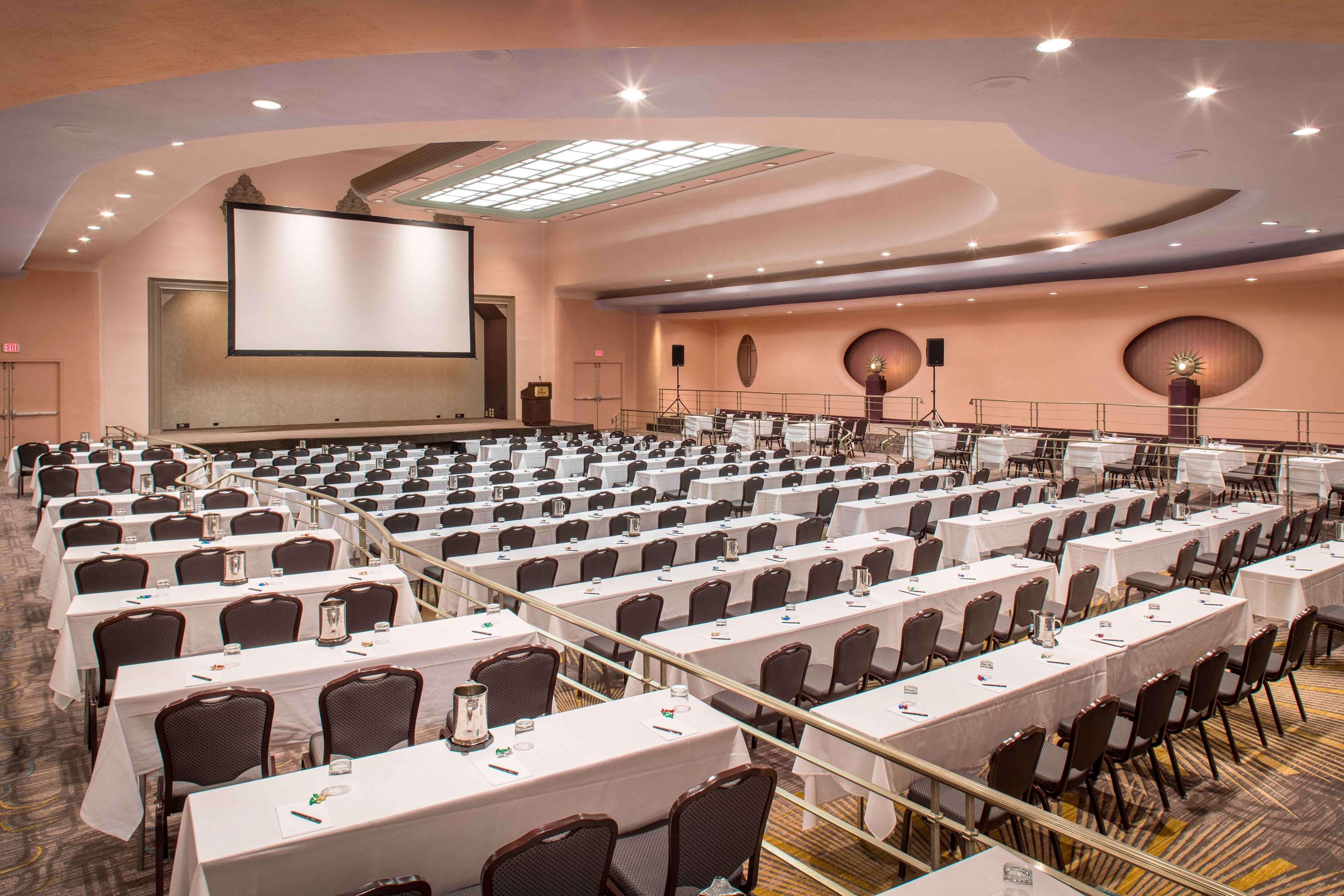 Hilton Netherland Plaza
