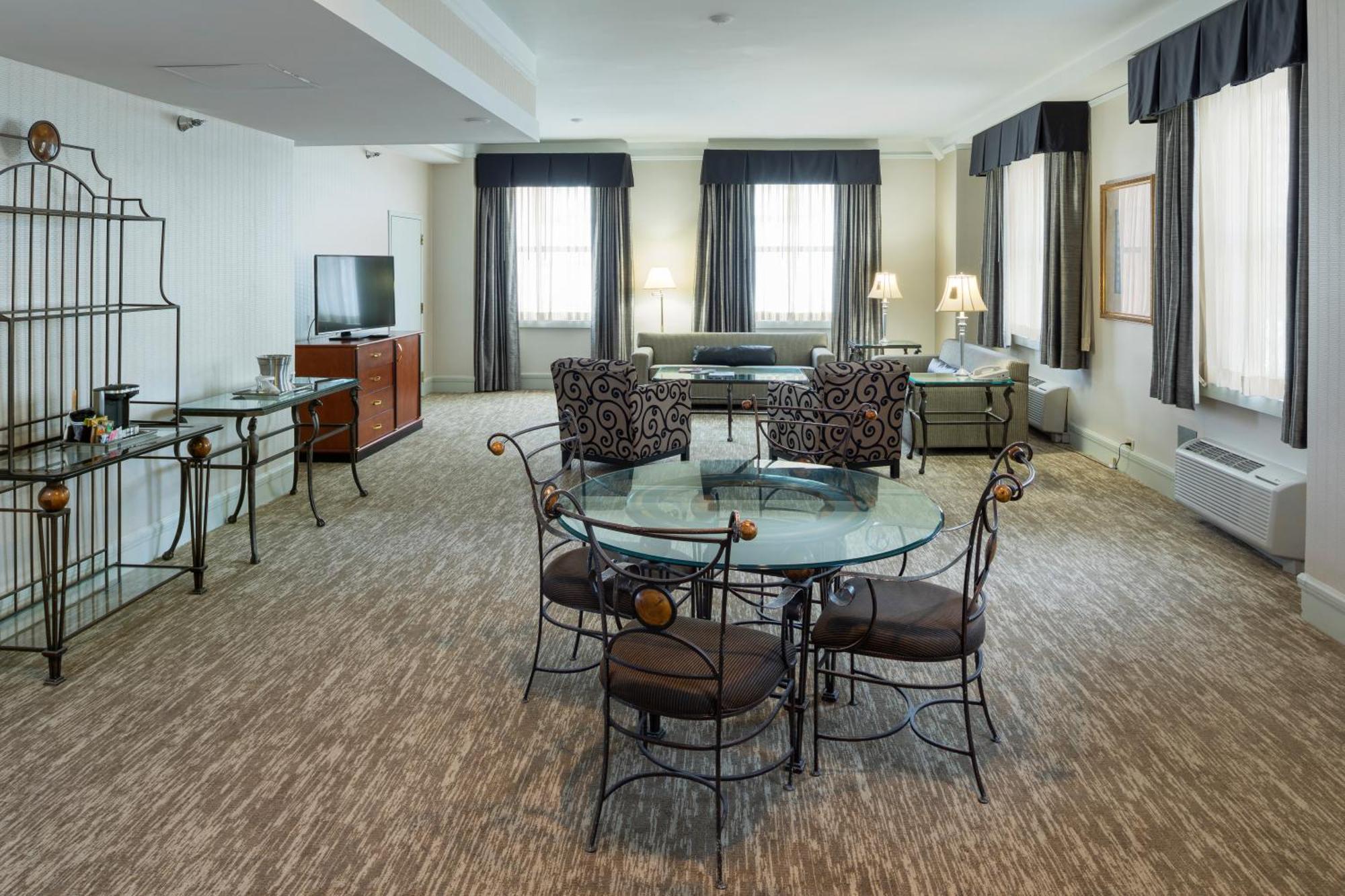 Hotel Hilton Netherland Plaza 4*