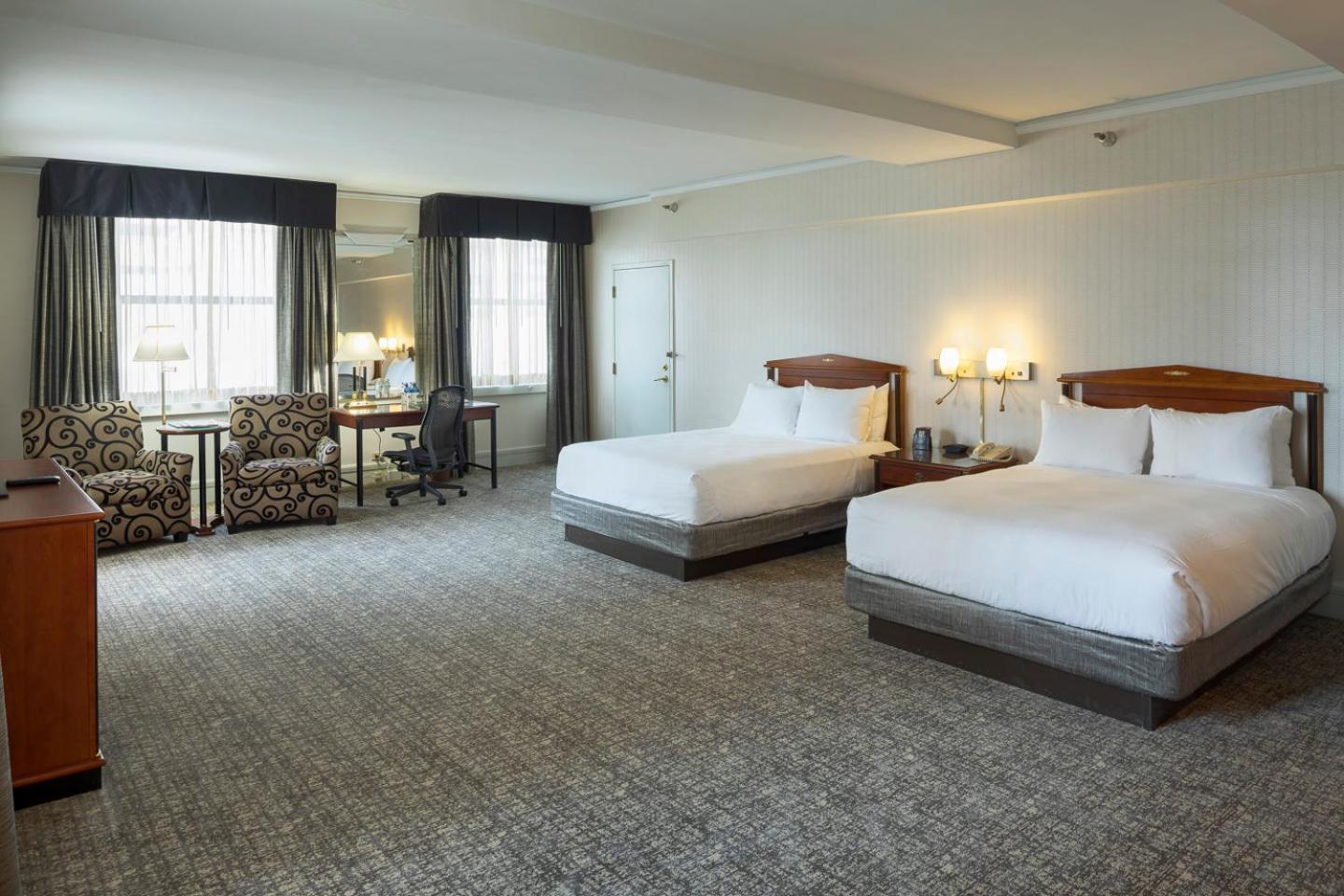 Hilton Netherland Plaza