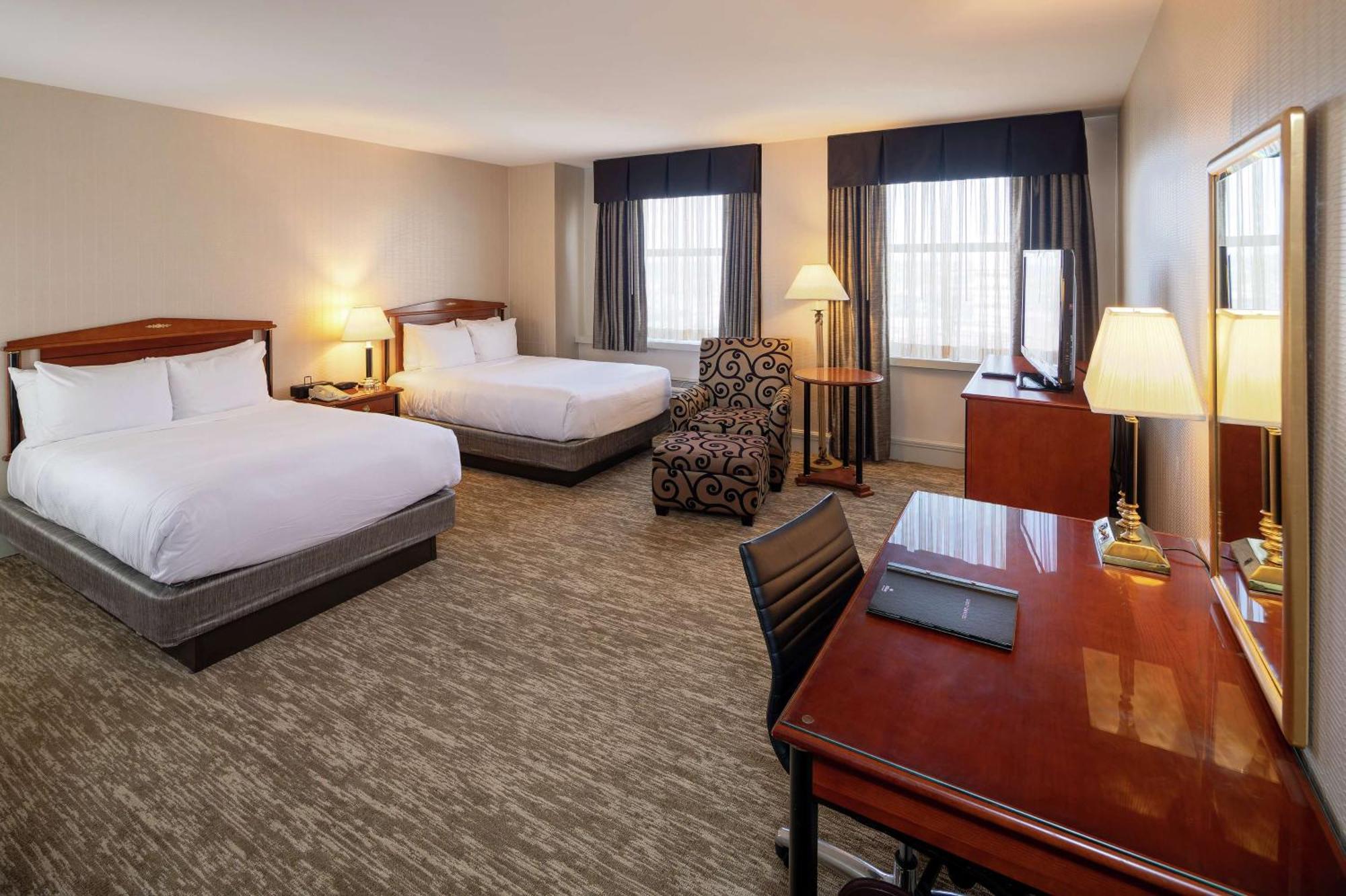 Hilton Netherland Plaza