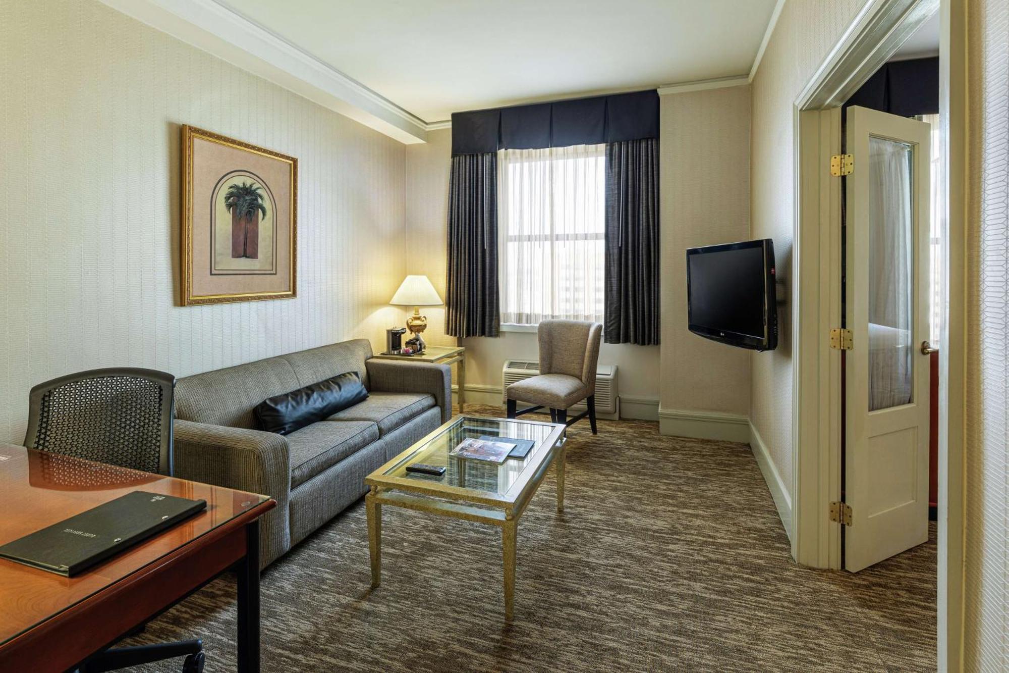 Hilton Netherland Plaza Hotel