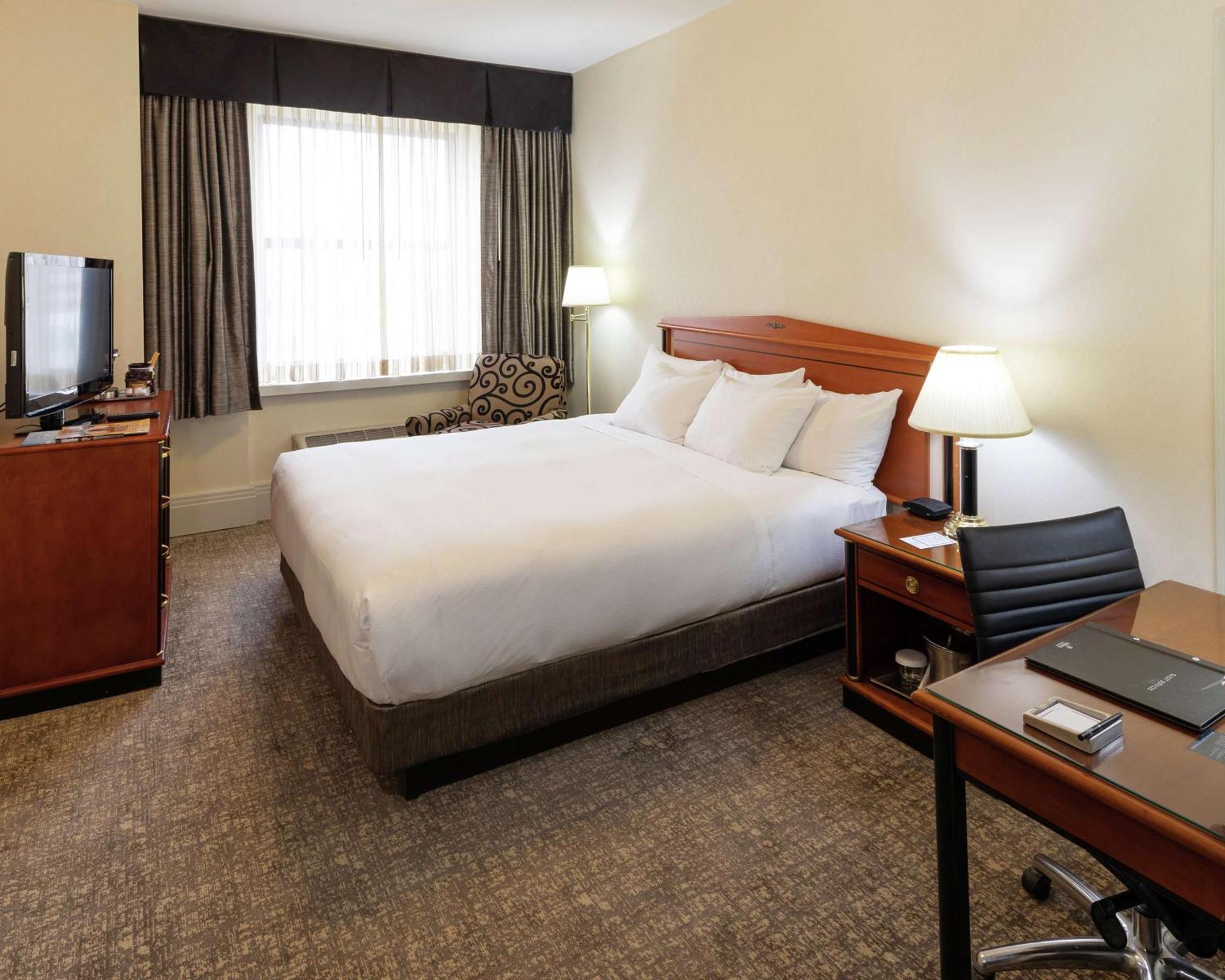 Hotel Hilton Netherland Plaza 4*